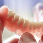 Hai quy trình trồng răng sứ không gây đau nhức khi làm răng